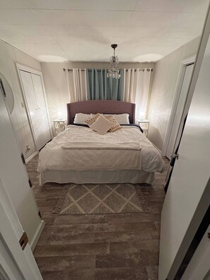 Cabin, 3 Bedrooms, Accessible, Balcony | 3 bedrooms - Spacious 4-season Cabin With Lakefront Views in Silver Sands (Silver Sands)