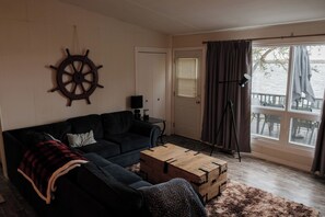 Cabin, 3 Bedrooms, Accessible, Balcony | Living room - Spacious 4-season Cabin With Lakefront Views in Silver Sands (Silver Sands)