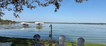 Spacious 4-season Cabin With Lakefront Views in Silver Sands
