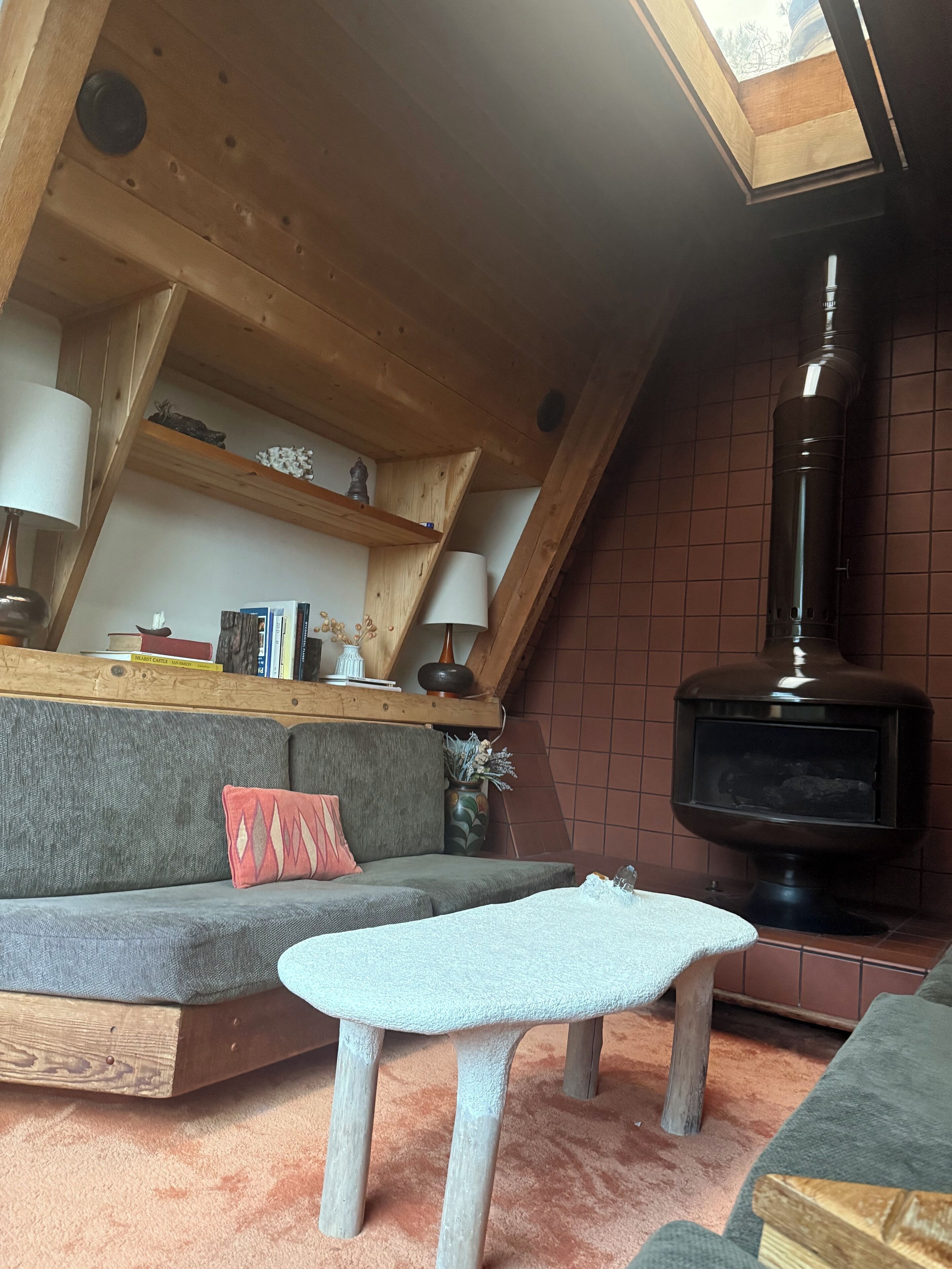 Télévision, cheminée