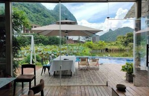 Kolam renang outdoor