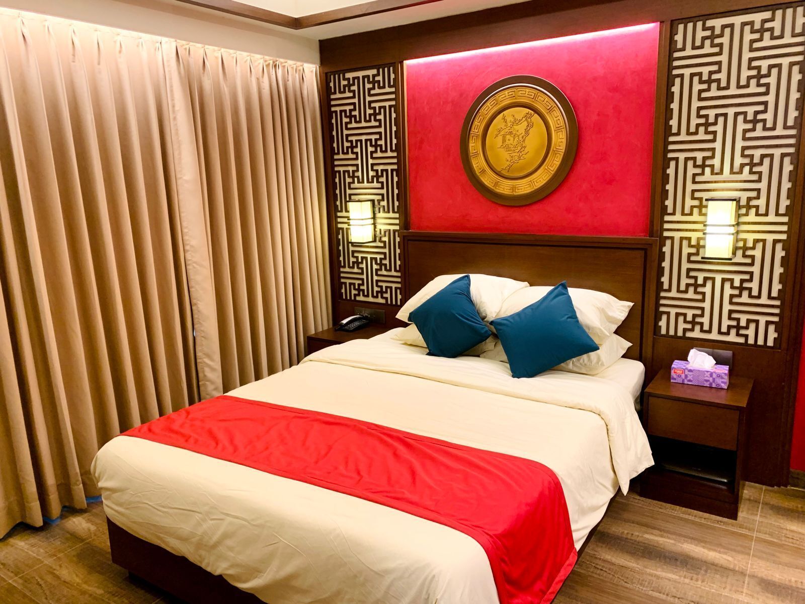 Desk, laptop workspace, free WiFi