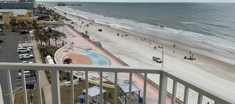 1 DAY OK NE Corner Oceanfront Suite Spectacular Penthouse view
Harbour Beach 814