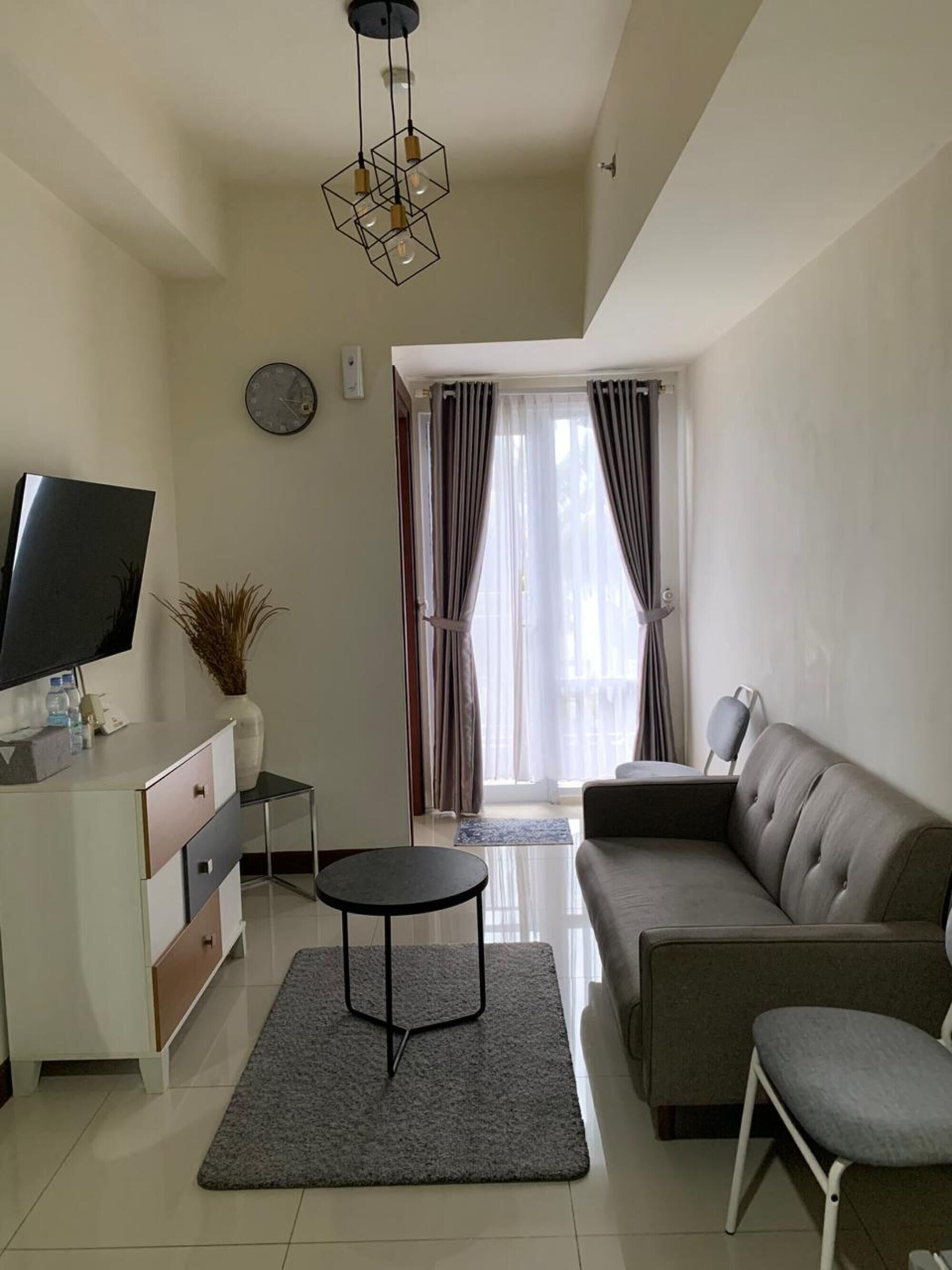 Apartment, 2 Schlafzimmer | Wohnbereich | 16-cm-LCD-Fernseher mit Kabelempfang