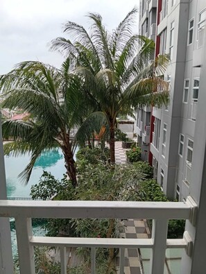 Balcony view - Vida View Apartment by Djitu Hospitality (Makassar)