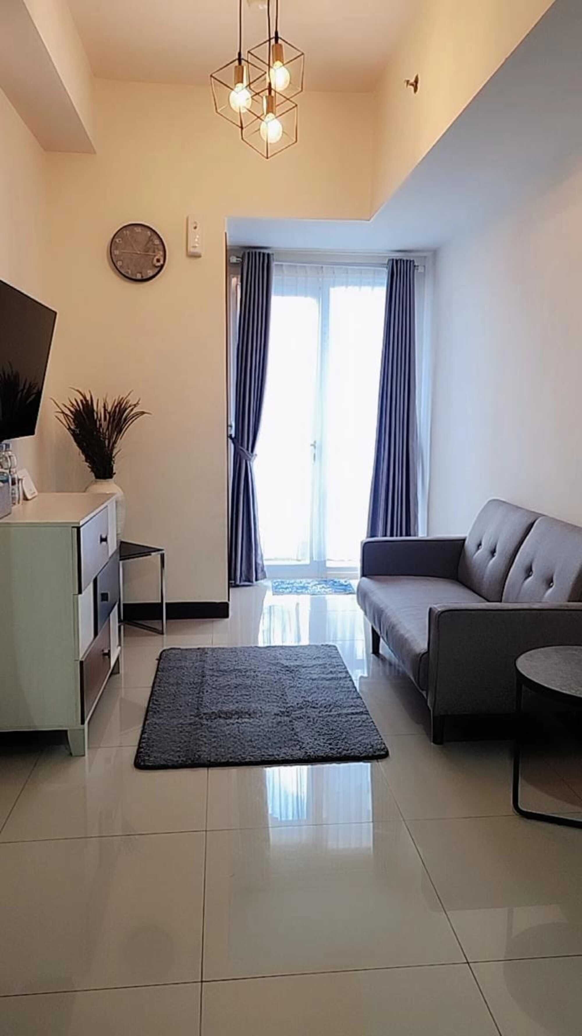 Apartment, 2 Schlafzimmer | Wohnbereich | 16-cm-LCD-Fernseher mit Kabelempfang