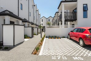 Property grounds - Refined Luxury Retreat with Premium Comforts. (Christchurch)