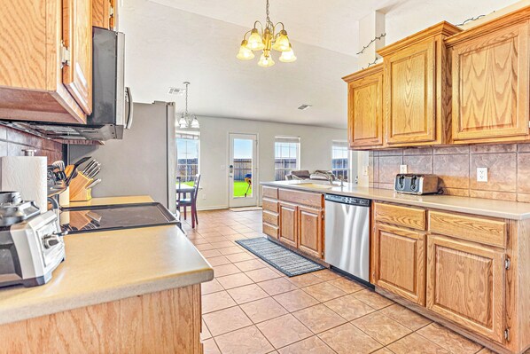 Microwave, oven, stovetop, dishwasher