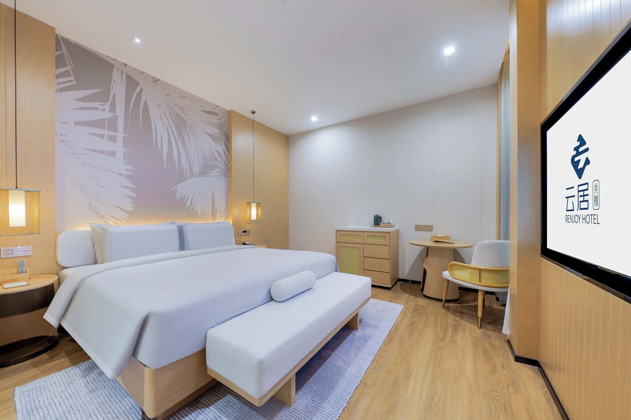 Dobbeltrom – basic | Blendingsgardiner, lydisolert, strykejern/-brett og wi-fi (inkludert)