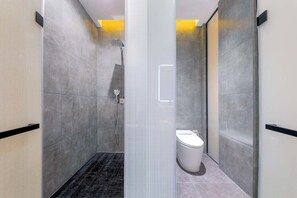 Business Twin Room | Bathroom - Sanya Coconut Dream Corri RenJoy Hotel (Sanya)