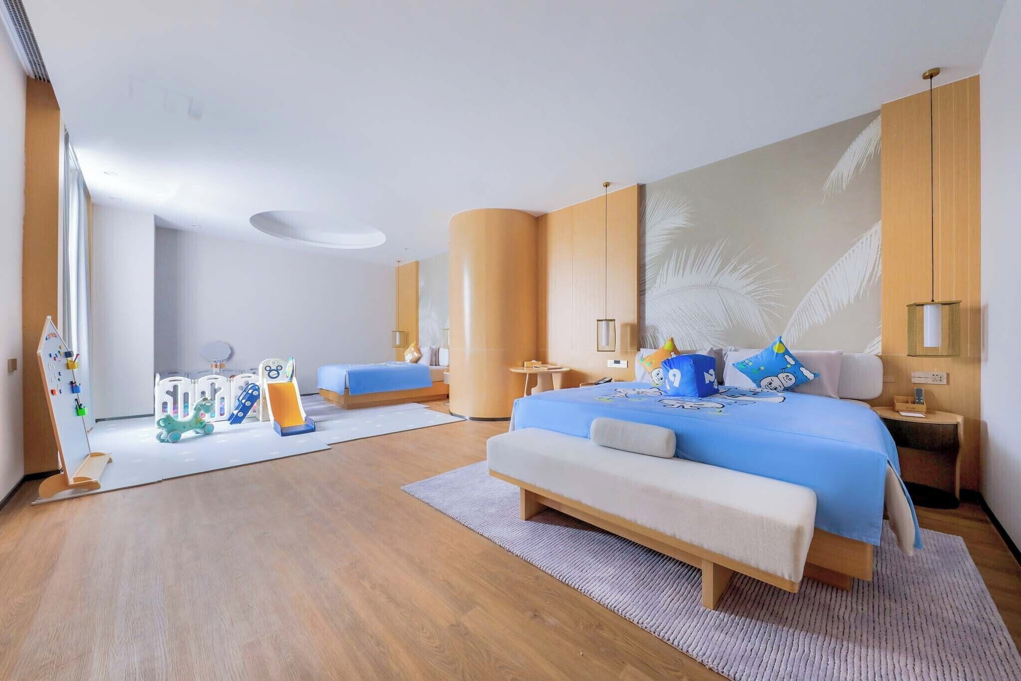 Superior Suite | Blackout drapes, soundproofing, iron/ironing board, free WiFi