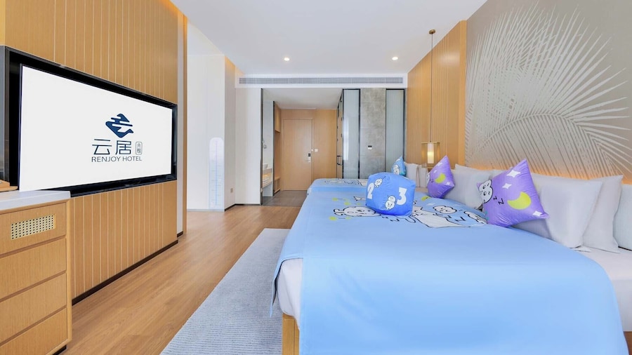 Sanya Coconut Dream Corri RenJoy Hotel