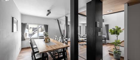 Apartment | Dining