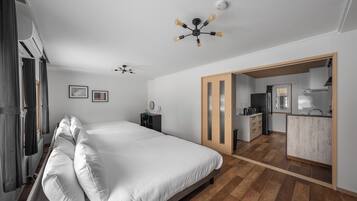 Apartment | Desk, iron/ironing board, free WiFi