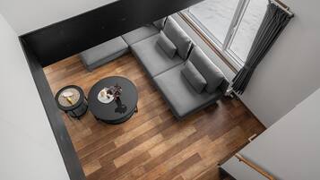 Apartment | Living area | Flat-screen TV