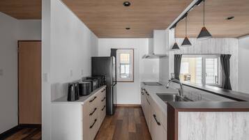 Apartment | Private kitchen | Fridge, microwave, stovetop, dishwasher