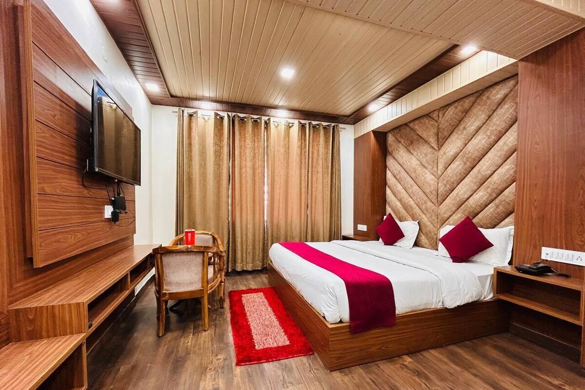 Room | Laptop workspace, free WiFi