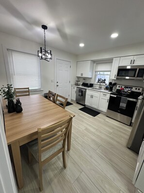 Dining - Melvindale cozy escape (Melvindale)