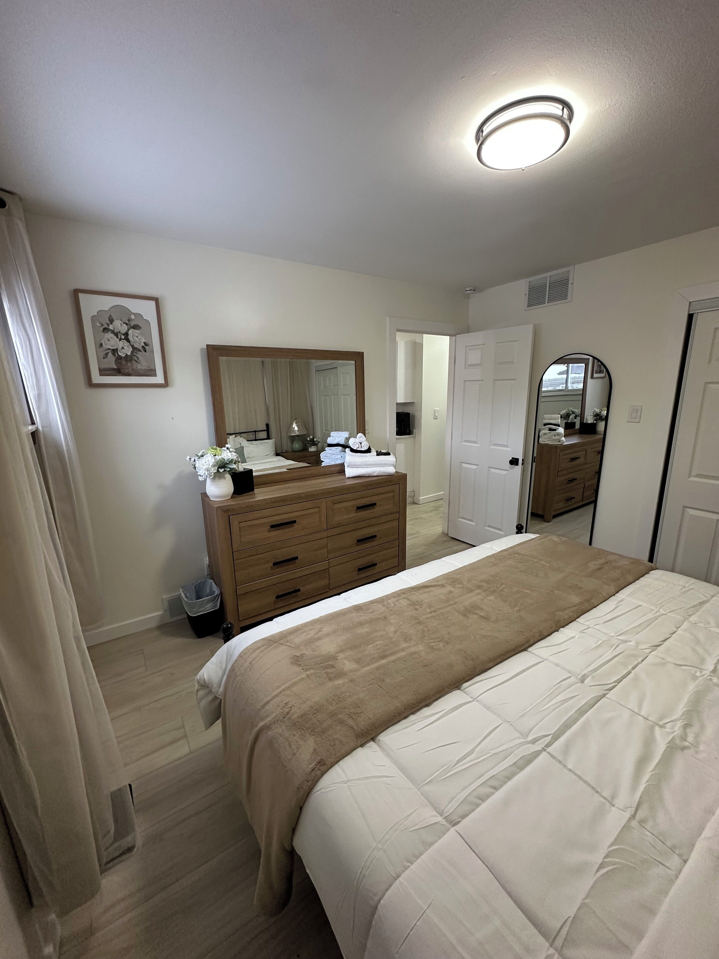 2 bedrooms, iron/ironing board, free WiFi, bed sheets