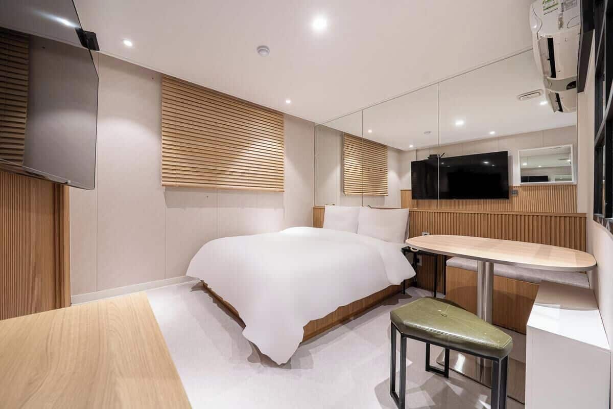 Deluxe Double Room | Free WiFi