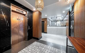 Interior - Sangbong Jungnang Salmon (Seoul)