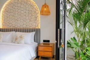 In-room safe, blackout curtains, iron/ironing board, free WiFi - Villa Serene by Pertama Management (Ungasan)