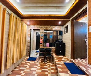 Habitación doble, vistas a la montaña | Interior