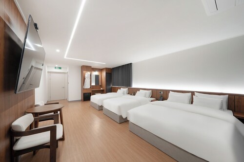 BROWN DOT HOTEL WANJU BONGDONG