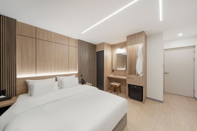 BROWN DOT HOTEL WANJU BONGDONG