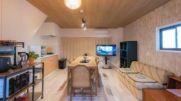 Villa familiar, 3 habitaciones, baño privado | Zona de estar