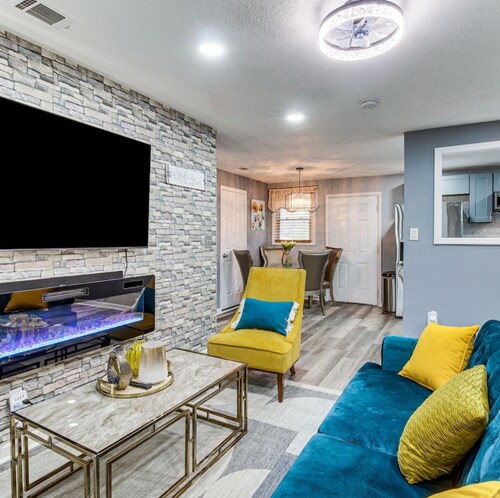 Modern Comfort Meets Classic Charm in Savannah