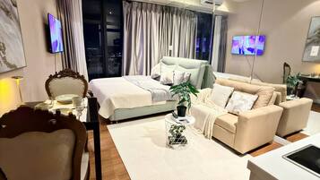 Appartement, balkon, uitzicht op stad | Interieur