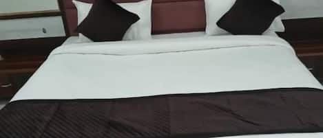 In-room safe, desk, soundproofing, iron/ironing board