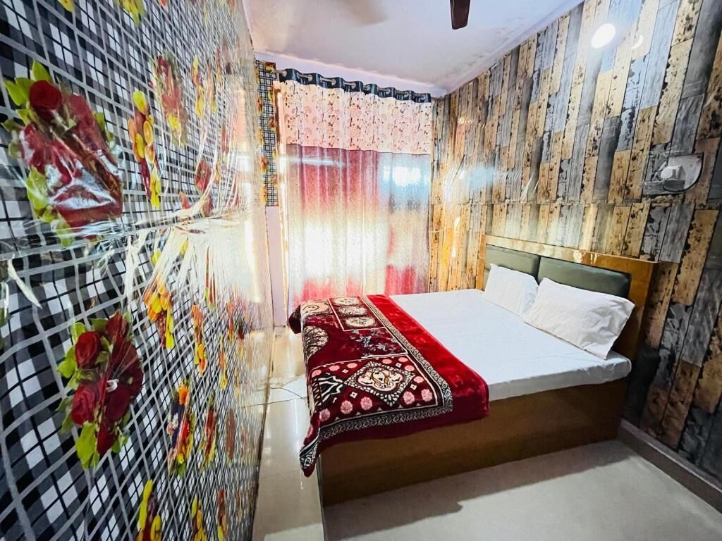 In-room safe, desk, soundproofing, iron/ironing board