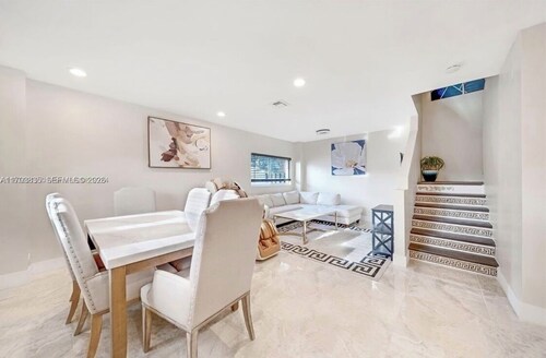 Cozy Fort Lauderdale Villa-3 miles from the beach!