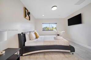 Iron/ironing board, WiFi, bed sheets - Cozy Fort Lauderdale Villa-3 miles from the beach! (Fort Lauderdale)