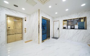 Interior - Hassen Sillim K2 Hotel (Seoul)