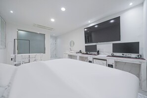 Free WiFi, bed sheets - Hassen Sillim K2 Hotel (Seoul)