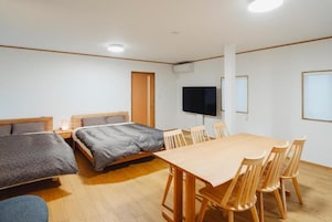 Cortinas blackout, sistema de insonorización y wifi gratis