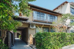 Exterior - Haku (Miyazu)