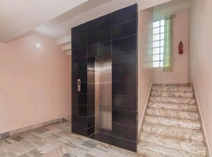 Interior - Hotel Varanasi Palace Varanasi  (Varanasi)