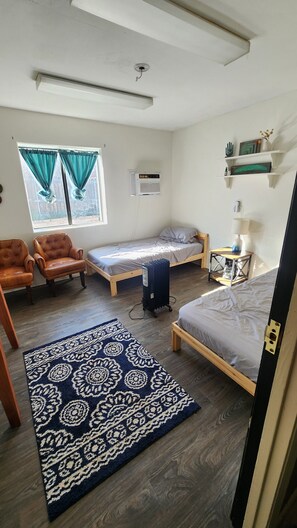 Internet, bed sheets