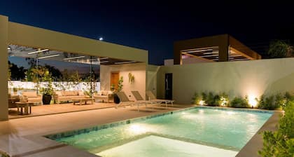 Mountain and Pool Modern Apartment