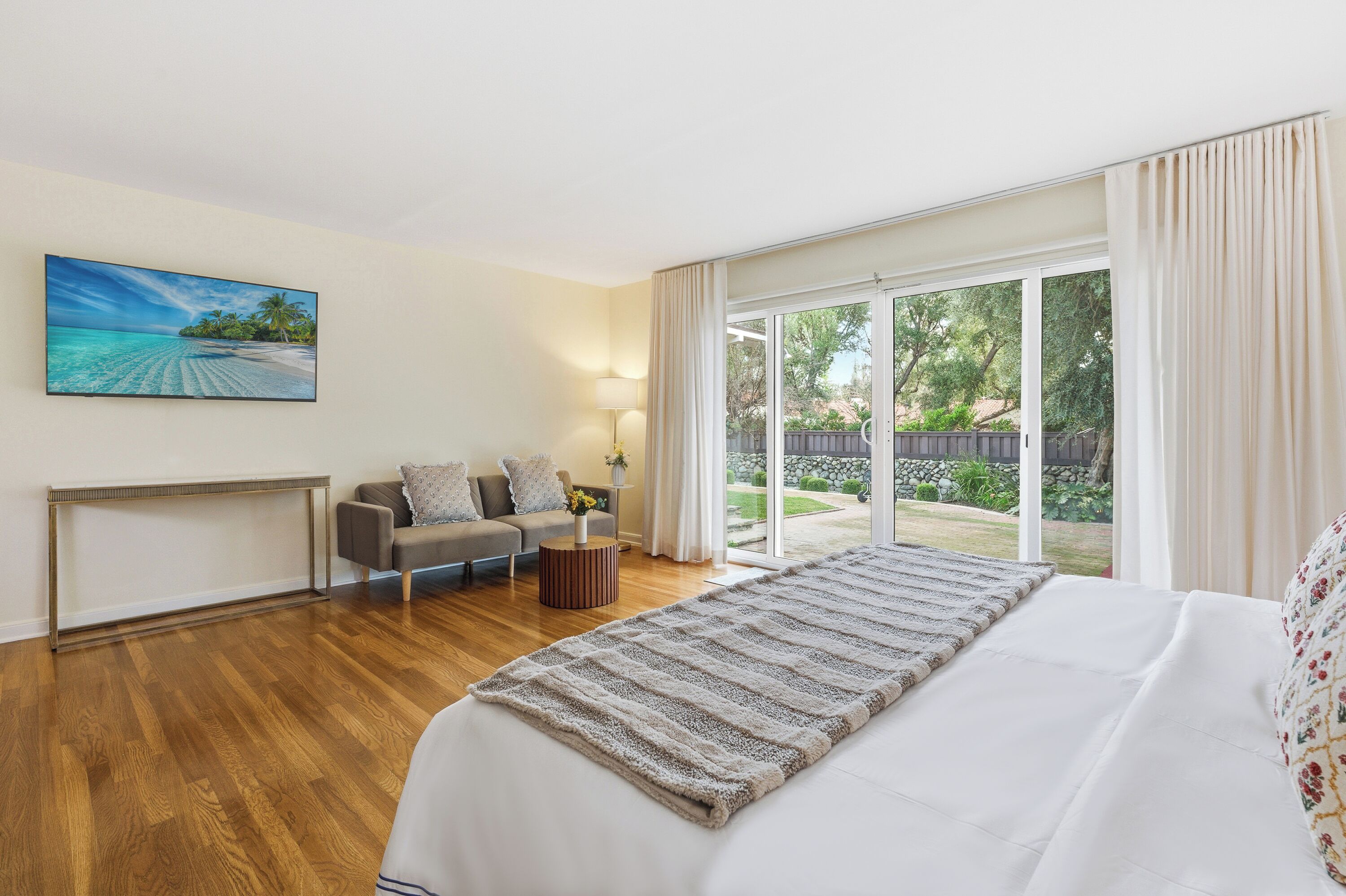 Ferros/tábuas de passar roupa, berço de viagem, Wi-Fi de cortesia