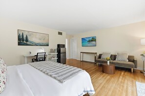 Iron/ironing board, travel cot, free WiFi, bed sheets