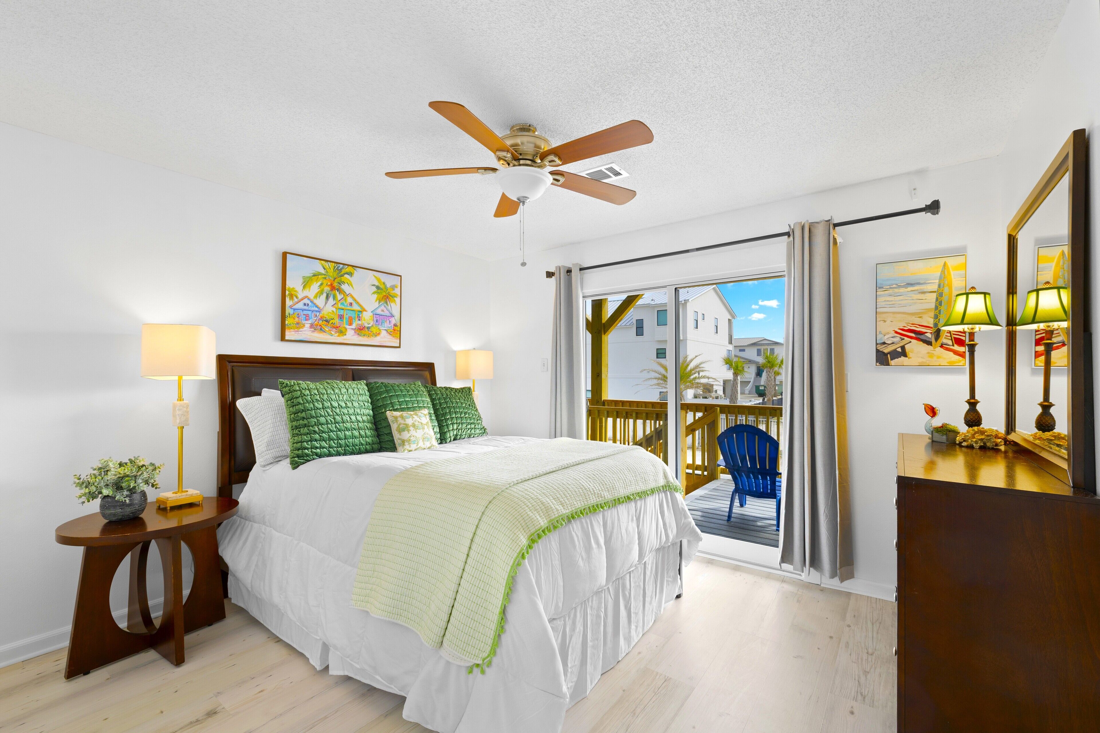 3 bedrooms, iron/ironing board, WiFi (free), bed sheets