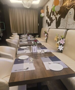 Dining - Hotel Shashi Grand Jamui (Jamui)