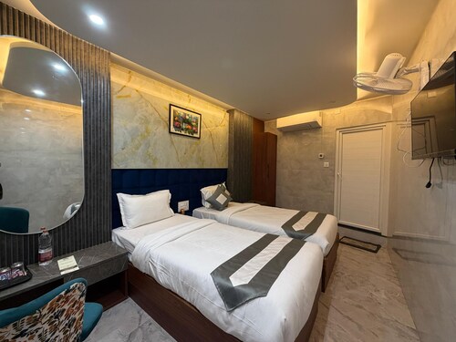 Hotel Shashi Grand Jamui