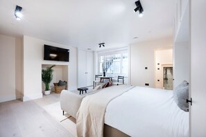 Iron/ironing board, Internet - Elegant Studio by Kensington Gardens (London)