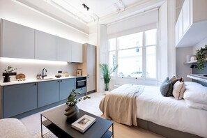 Iron/ironing board, Internet - Cosy Studio Near Kensington Gardens (London)